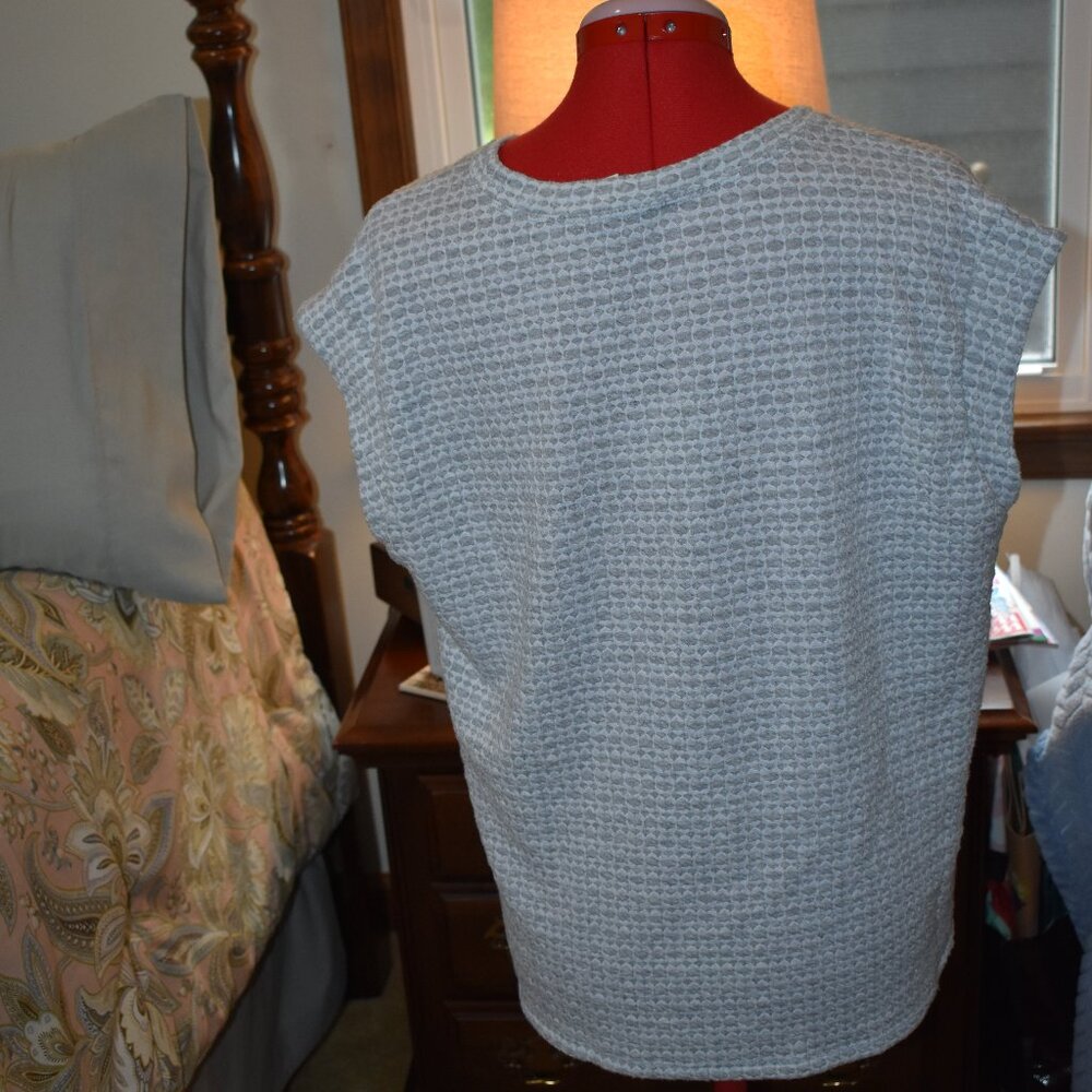 top - Picture 4 of 5